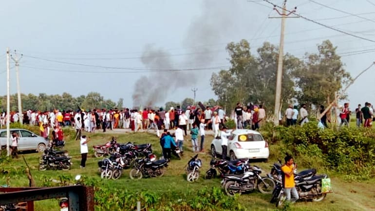 किसान का कहना है कि हरियाणा के नारायणगढ़ में भाजपा नेता के कार्यक्रम में कार उनके ऊपर लगभग चढ़ गई, 1 घायल