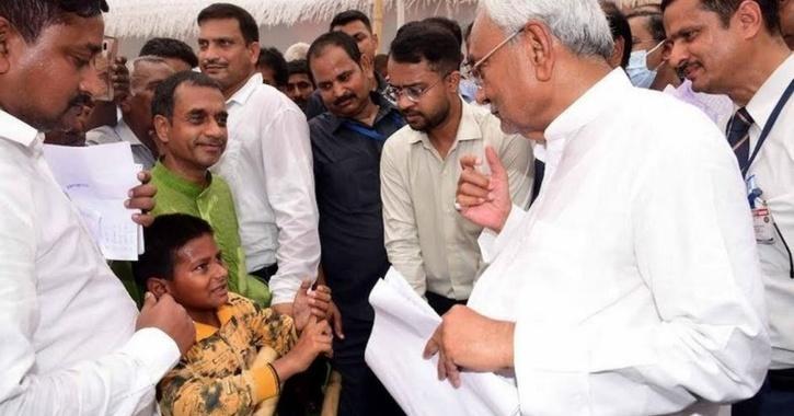 बिहार के सोनू की सोनू सूद ने सुन ली, करवा दिया Private School में एडमिशन