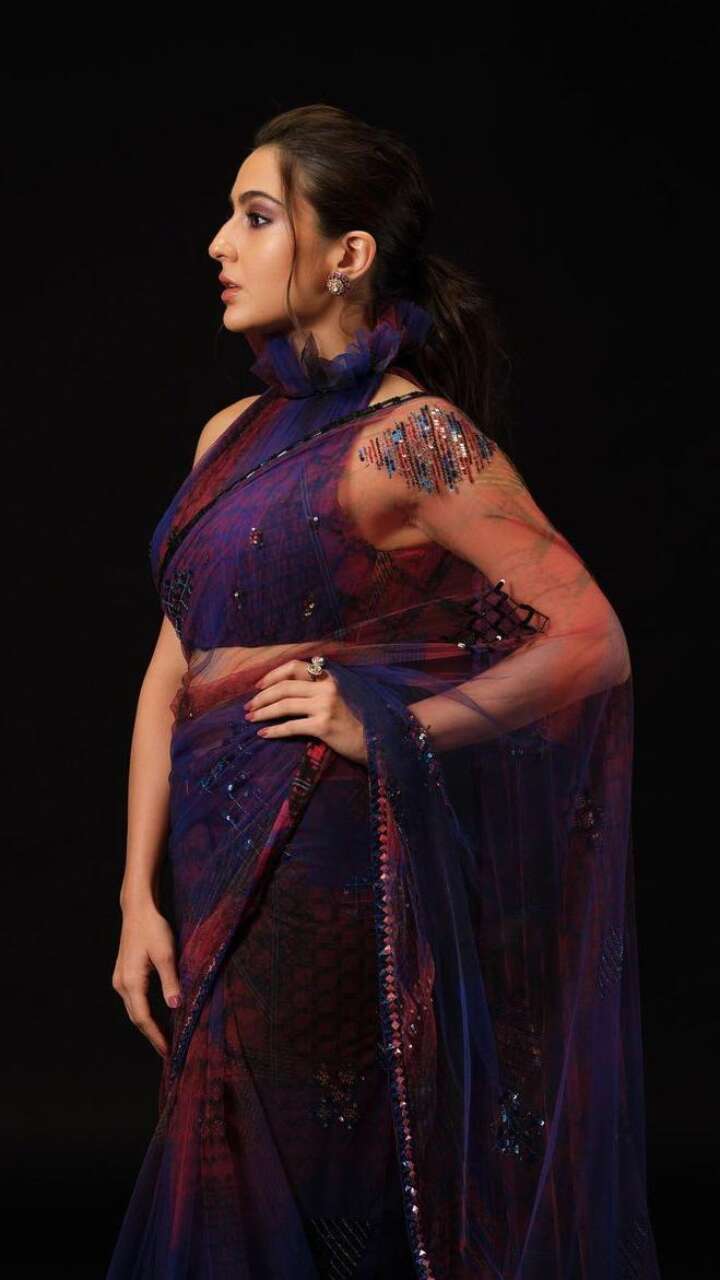Sara Ali Khan ने साड़ी पहन कर लगा दी इंटरनेट पर आग