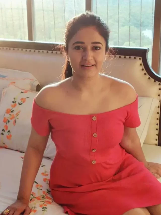 South Indian Actress Poonam Bajwa Exclusive Hot And Sexy Photos