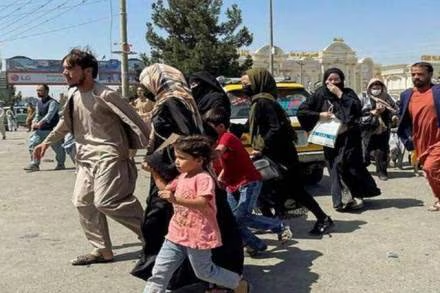 चलते-फिरते कत्लेआम, मीडिया पर बैन…