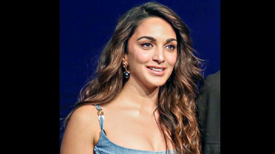 kiara advani stunning look fashion style latest news