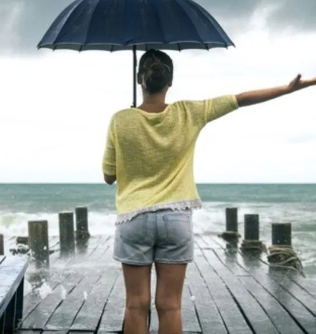 बारिशी मौसम में स्किन संबंधी समस्याएँ: बचाव और उपाय