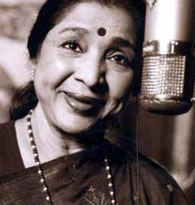 “Asha Bhosle Sings ‘Tauba-Tauba’ at 91 and Does Vicky Kaushal’s Hook Steps – Goes Viral on Social Media”