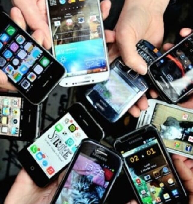 “Do AI Mobiles Really Make Your Life Easier?”