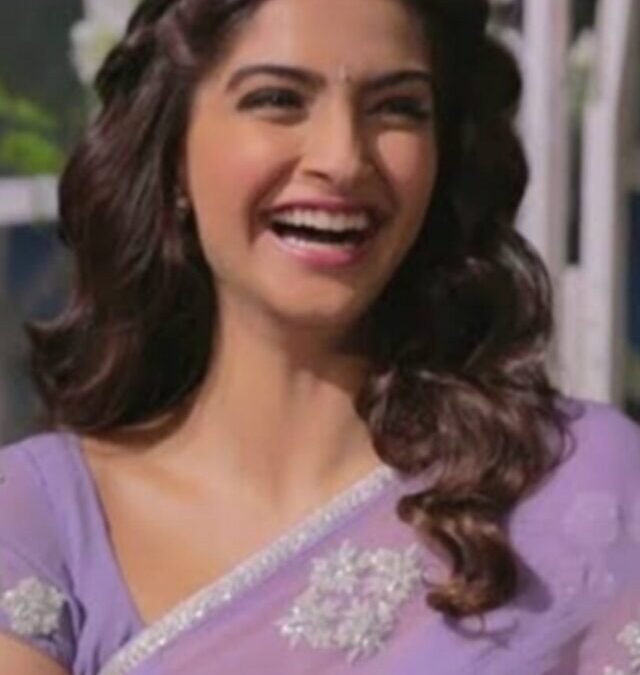 Did Sonam Kapoor Really Eat 40 Samosas? Find Out Her Hilarious Answer!