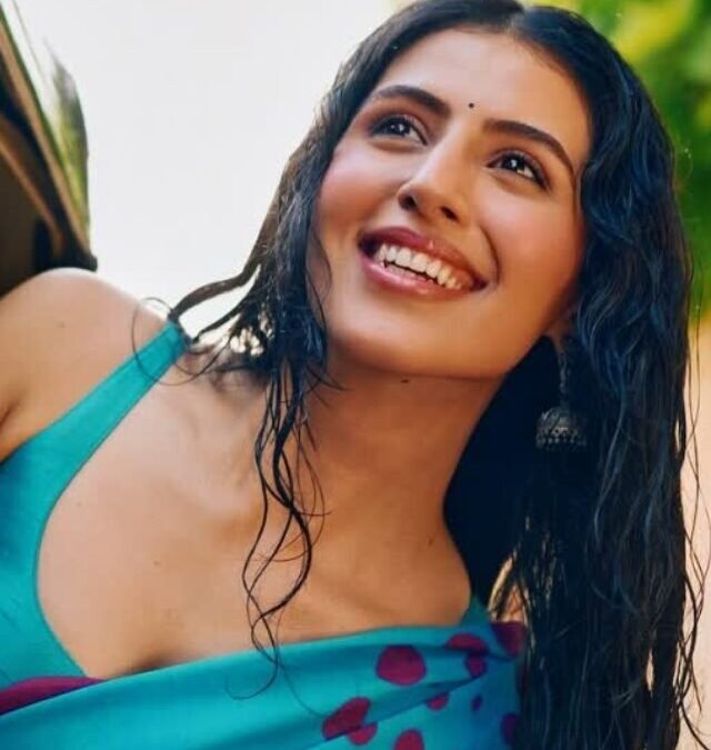 Simar Bhatia’s Bollywood Debut: Will Star Alongside Amitabh Bachchan’s Grandson, Akshay Kumar Shows Her Love