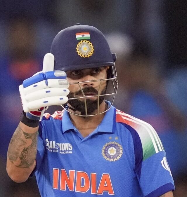 “Virat Kohli Spreads Smiles on Pakistani Players’ Faces After Victory – A True Sportsmanship Moment!”