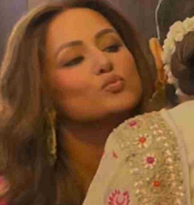 Hina Khan Struggles with Chemotherapy Side Effects – Says, “My Nails Are Drying and Breaking”