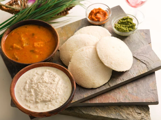 https://www.aaltufaaltu.com/food/bored-with-idli-dosa-try-these-5-unique-and-healthy-south-indian-breakfast-recipes/