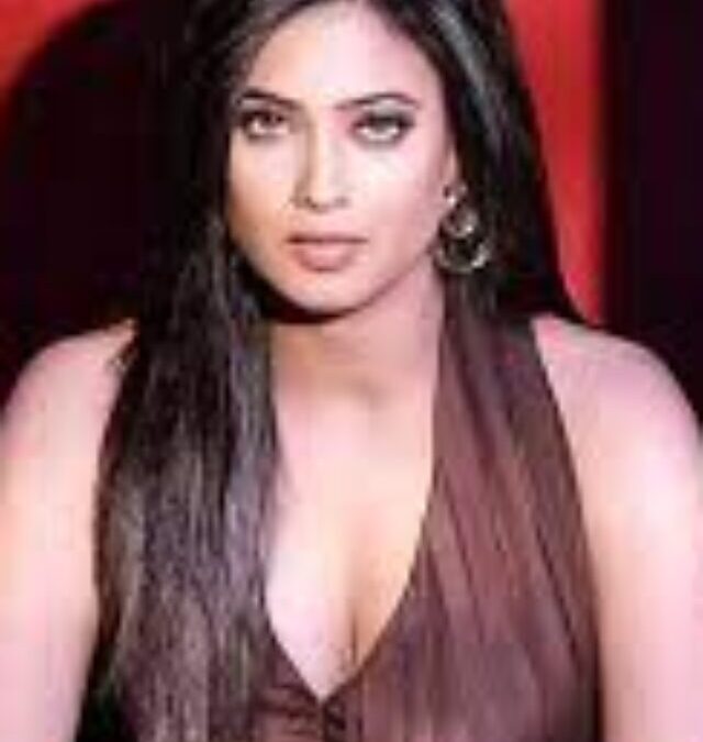Shweta Tiwari’s Revelation: Palak Tiwari Earns Money Doing Household Work
