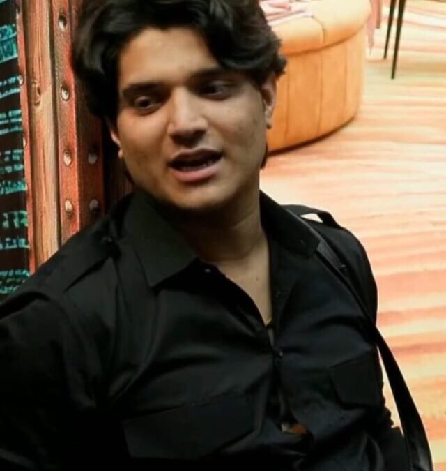 Bigg Boss 19: Kunika Sadanand’s Kitchen Chaos and Ashnoor-Farhana’s Explosive Fight – Drama Hits the Peak!