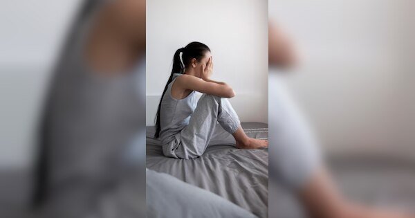 Winter Blues Symptoms: सर्दियों में उदासी, सुस्ती और चिड़चिड़ापन? जानें एक्सपर्ट से बचाव के आसान उपाय