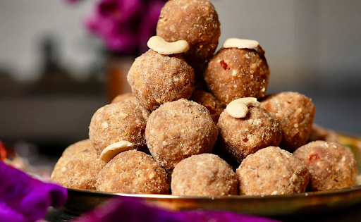 Gond Laddu Benefits: सर्दियों में जोड़ो के दर्द से राहत