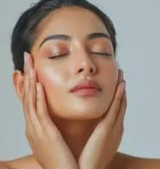 ₹50 DIY Face Toner: Get Parlor-Like Glow This Monsoon at Home