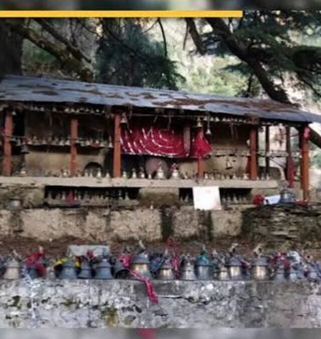 You Won’t Believe Why Worship Is Performed Blindfolded in This Uttarakhand Village!